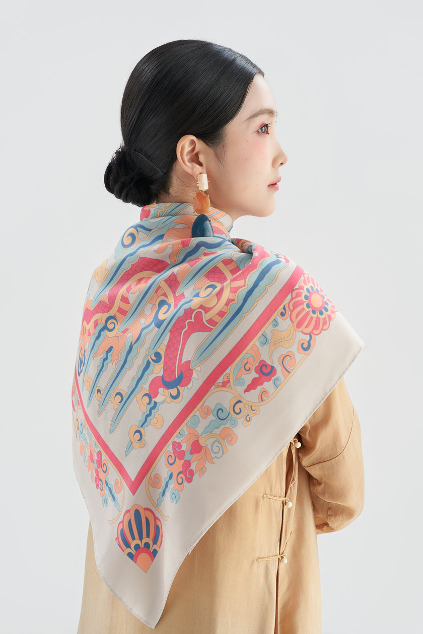 The Dragon Pearl silk scarf - Cream - Size 90x90